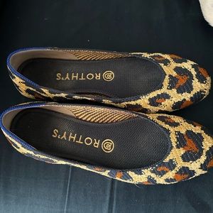 Rothys midnight spot